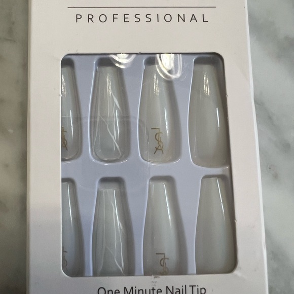 BNIB! Designer YSL press on nails, 24! - Picture 2 of 3